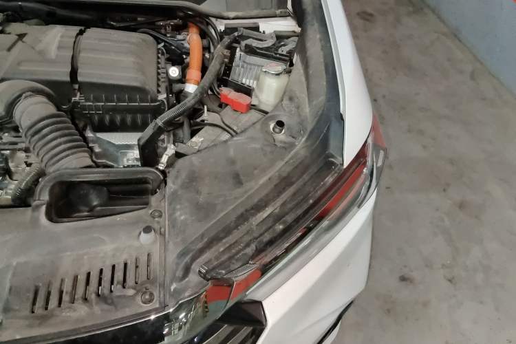 Used Honda Odyssey 2024 2.0L eHEV Sharp & Smart Edition Engine Bay Left