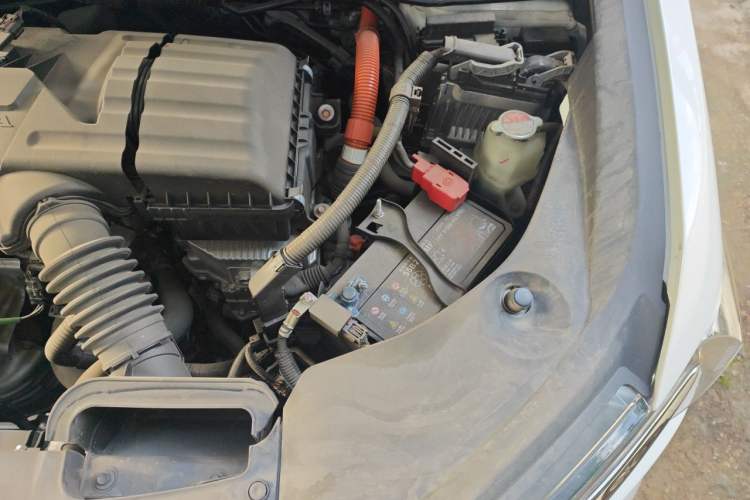 Used Honda Odyssey 2024 2.0L eHEV Sharp & Enjoy Edition Engine Bay Left