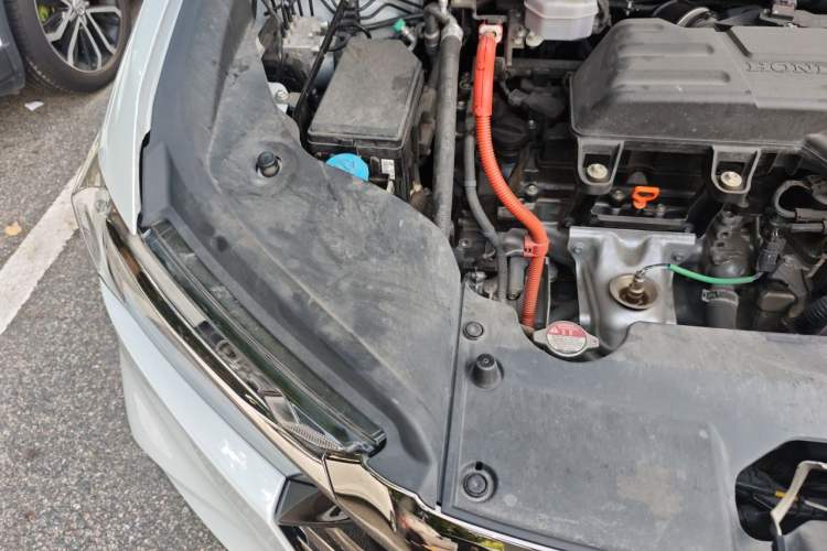 Used Honda Odyssey 2024 2.0L eHEV Sharp & Smart Edition Engine Bay Right