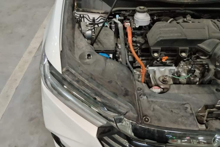 Used Honda Odyssey 2024 2.0L eHEV Sharp & Smart Edition Engine Bay Right