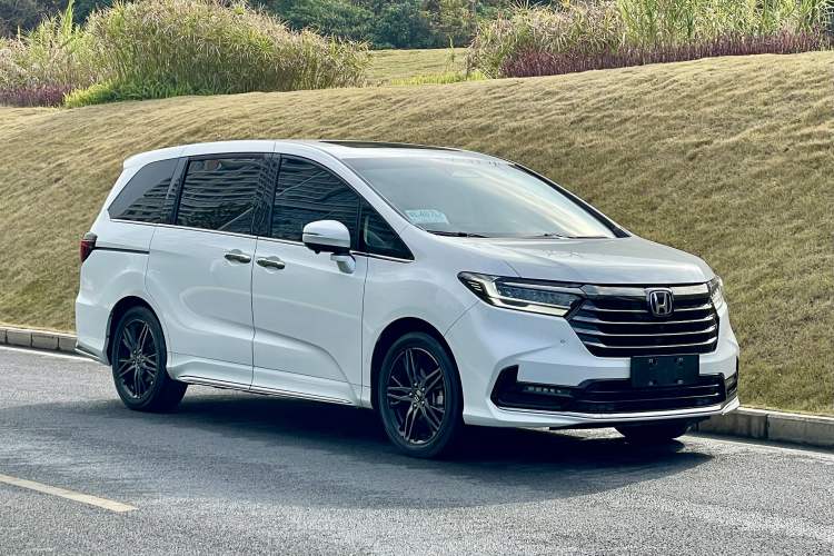 Used Honda Odyssey 2024 2.0L eHEV Sharp·Luxury Edition Exterior 2