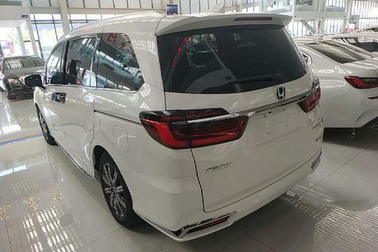 Used Honda Odyssey 2024 2.0L eHEV Sharp & Enjoy Edition Exterior 2