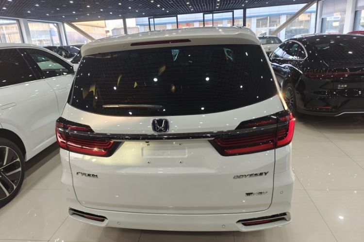 Used Honda Odyssey 2024 2.0L eHEV Sharp & Smart Edition Exterior 2