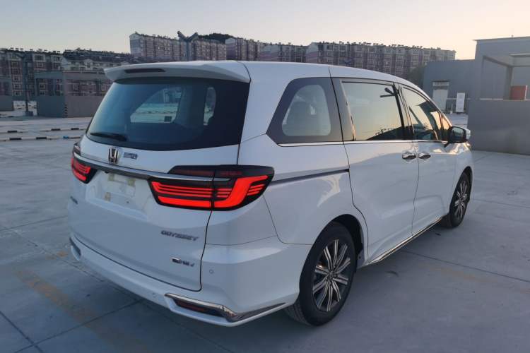Used Honda Odyssey 2024 2.0L eHEV Sharp·Leading Edition Exterior 3