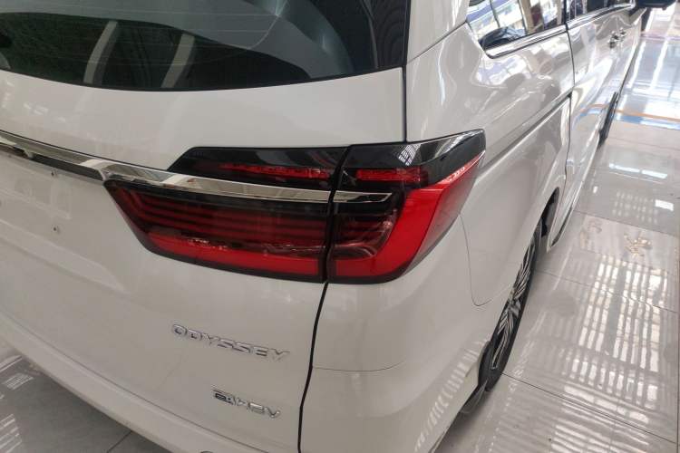 Used Honda Odyssey 2024 2.0L eHEV Sharp & Enjoy Edition Exterior 3
