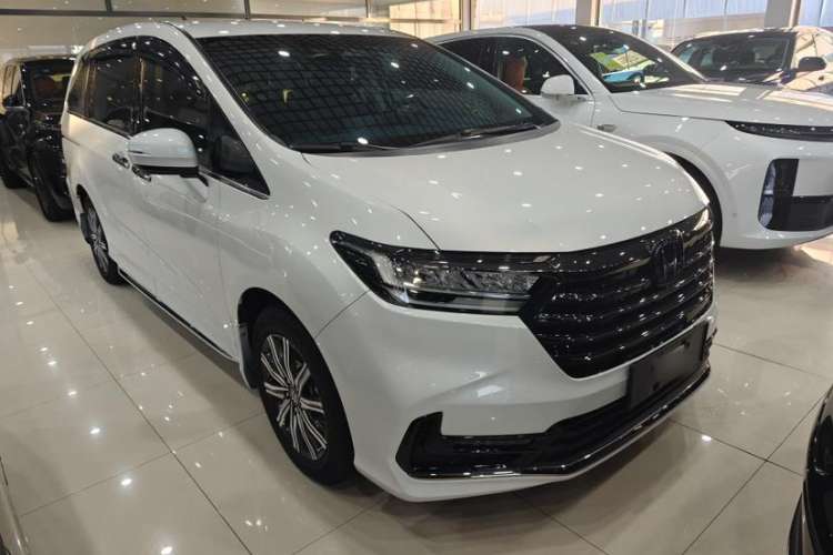 Used Honda Odyssey 2024 2.0L eHEV Sharp & Smart Edition Exterior 3