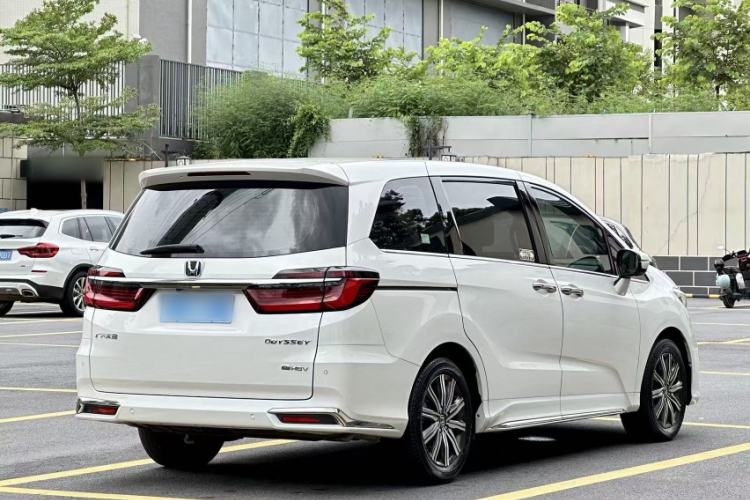Used Honda Odyssey 2024 2.0L eHEV Sharp & Smart Edition Exterior 4
