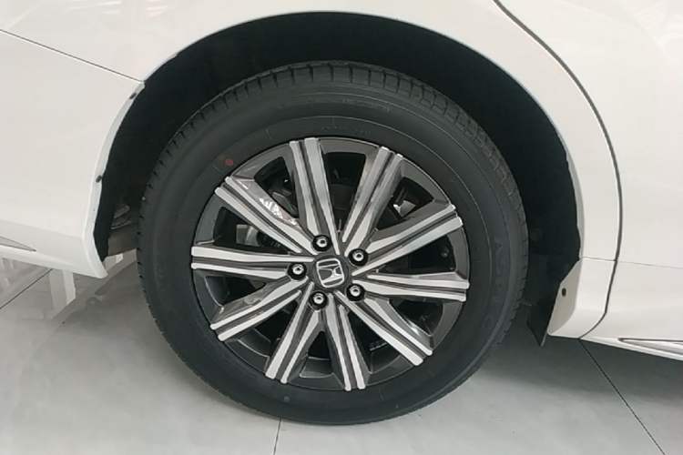 Used Honda Odyssey 2024 2.0L eHEV Sharp & Enjoy Edition Exterior 5