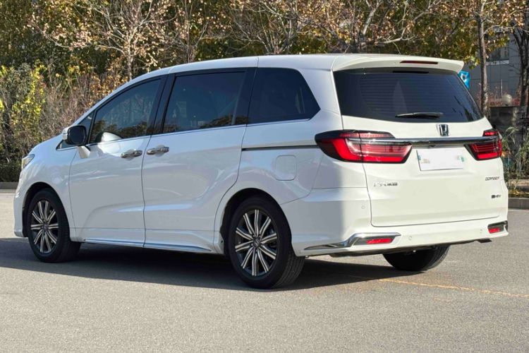 Used Honda Odyssey 2024 2.0L eHEV Sharp & Smart Edition Exterior 5