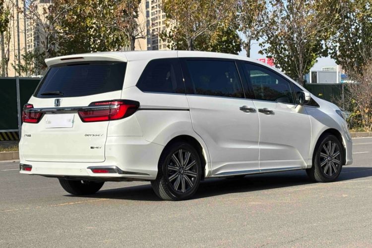 Used Honda Odyssey 2024 2.0L eHEV Sharp & Smart Edition Exterior 7