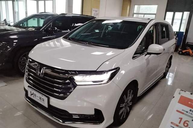 Used Honda Odyssey 2024 2.0L eHEV Sharp & Smart Edition