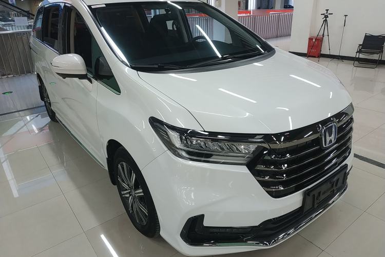 Used Honda Odyssey 2024 2.0L eHEV Sharp & Enjoy Edition Front Right 45 Deg