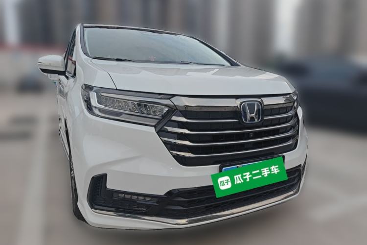 Used Honda Odyssey 2024 2.0L eHEV Sharp & Smart Edition Front Right 45 Deg