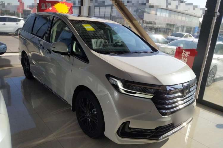 Used Honda Odyssey 2024 2.0L eHEV Sharp – Supreme Edition Front Right 45 Deg