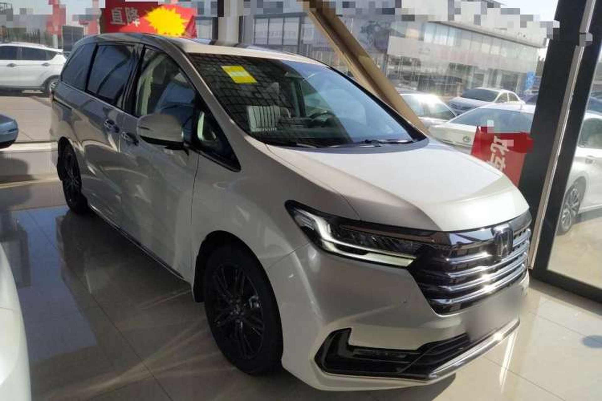 Used Honda Odyssey 2024 2.0L eHEV Sharp – Supreme Edition Front Right 45 Deg