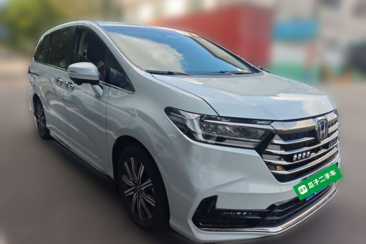 Used Honda Odyssey 2024 2.0L eHEV Sharp & Smart Edition Front Right 45 Deg