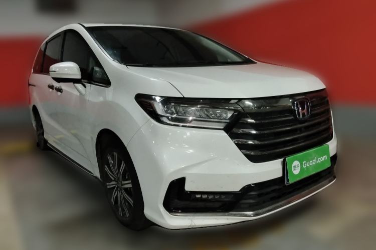 Used Honda Odyssey 2024 2.0L eHEV Sharp & Smart Edition Front Right 45 Deg
