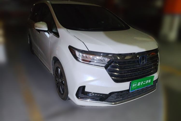 Used Honda Odyssey 2024 2.0L eHEV Sharp & Smart Edition Front Right 45 Deg