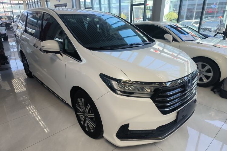 Used Honda Odyssey 2024 2.0L eHEV Sharp & Enjoy Edition Front Right 45 Deg