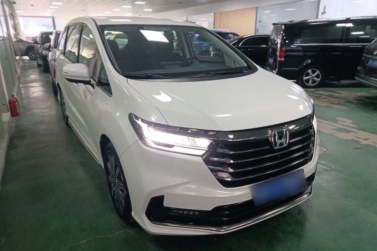 Used Honda Odyssey 2024 2.0L eHEV Sharp & Enjoy Edition Front Right 45 Deg