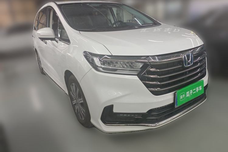 Used Honda Odyssey 2024 2.0L eHEV Sharp & Enjoy Edition Front Right 45 Deg