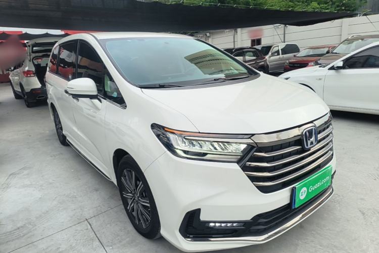 Used Honda Odyssey 2024 2.0L eHEV Sharp & Enjoy Edition Front Right 45 Deg