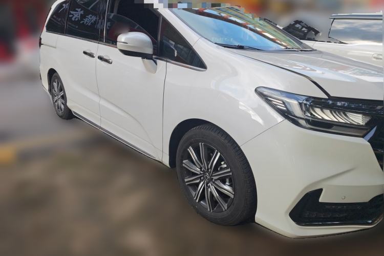 Used Honda Odyssey 2024 2.0L eHEV Sharp & Enjoy Edition Front Right 45 Deg