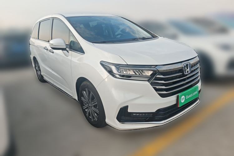 Used Honda Odyssey 2024 2.0L eHEV Sharp & Enjoy Edition Front Right 45 Deg