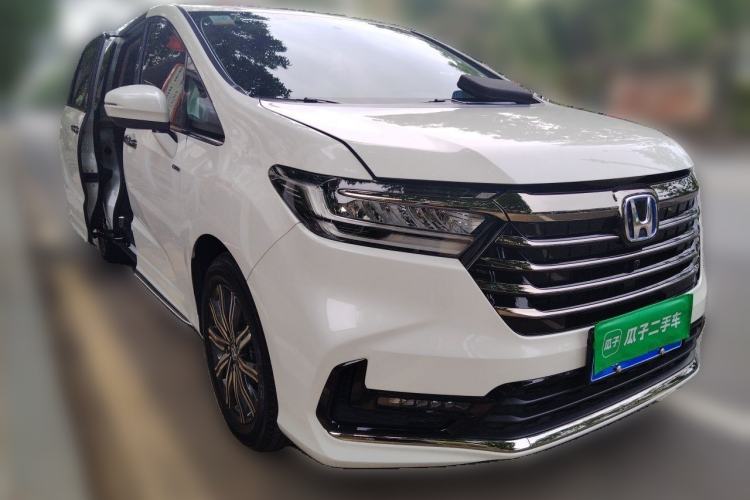 Used Honda Odyssey 2024 2.0L eHEV Sharp & Enjoy Edition Front Right 45 Deg