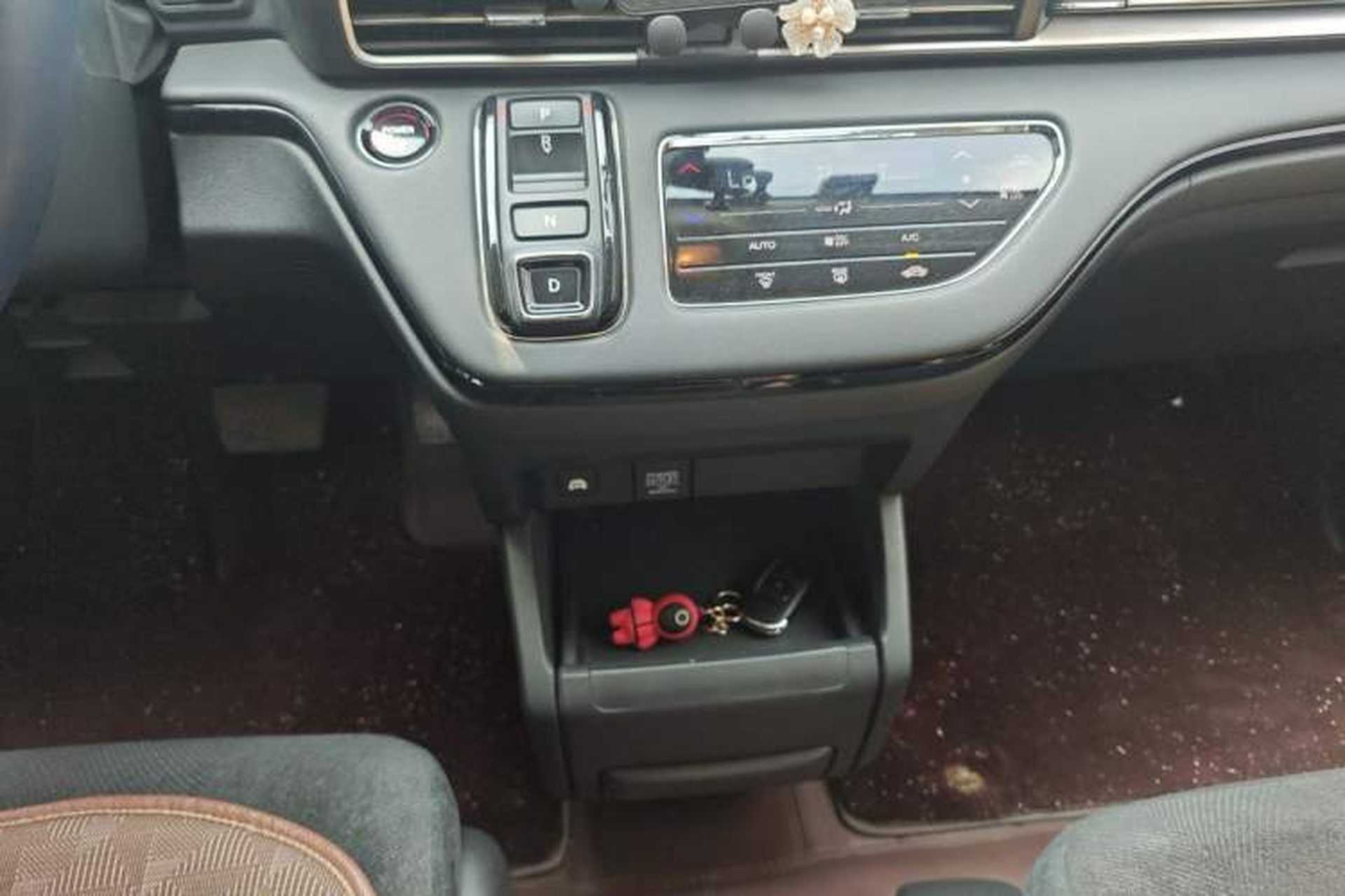 Used Honda Odyssey 2024 2.0L eHEV Sharp & Enjoy Edition Gear Lever