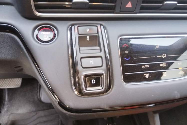 Used Honda Odyssey 2024 2.0L eHEV Sharp & Enjoy Edition Gear Lever