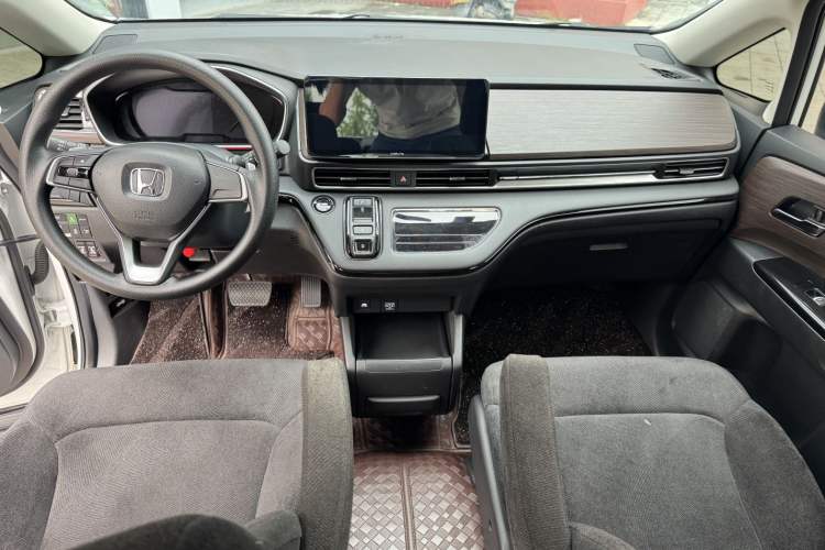 Used Honda Odyssey 2024 2.0L eHEV Sharp & Enjoy Edition Interior 1