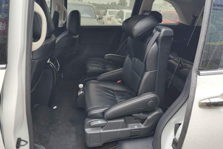 Used Honda Odyssey 2024 2.0L eHEV Sharp & Enjoy Edition Interior 1