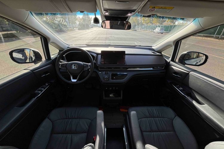 Used Honda Odyssey 2024 2.0L eHEV Sharp & Smart Edition Interior 1