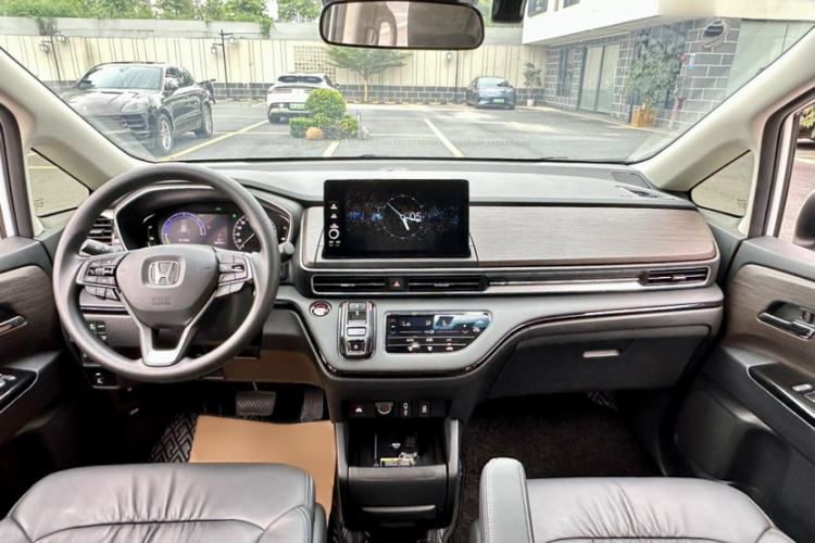 Used Honda Odyssey 2024 2.0L eHEV Sharp & Smart Edition Interior 11