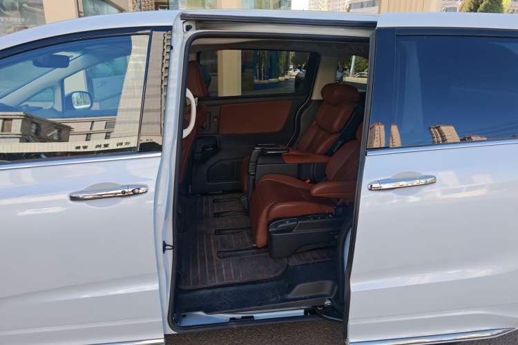 Used Honda Odyssey 2024 2.0L eHEV Sharp – Supreme Edition Interior 2