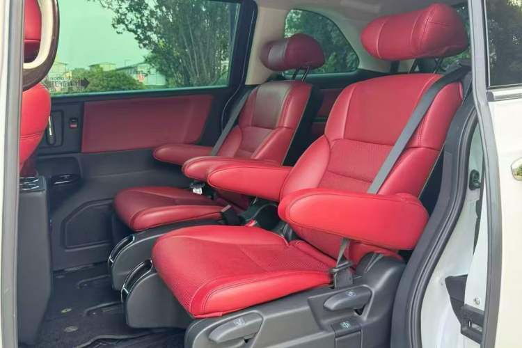 Used Honda Odyssey 2024 2.0L eHEV Sharp & Enjoy Edition Interior 2