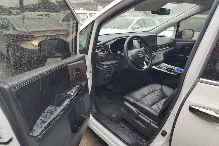 Used Honda Odyssey 2024 2.0L eHEV Sharp & Enjoy Edition Interior 2