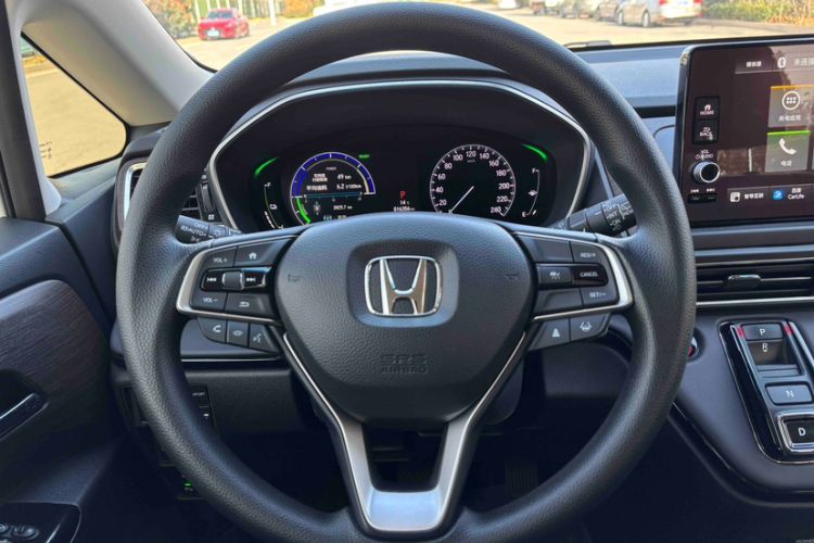 Used Honda Odyssey 2024 2.0L eHEV Sharp & Smart Edition Interior 2
