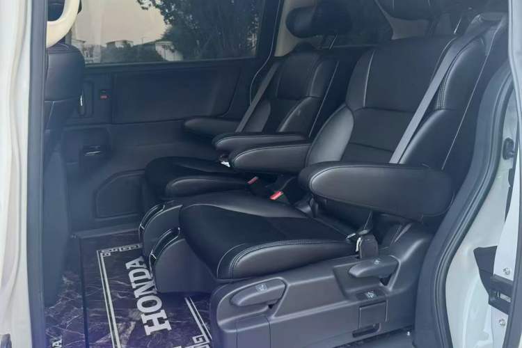 Used Honda Odyssey 2024 2.0L eHEV Sharp & Enjoy Edition Interior 3
