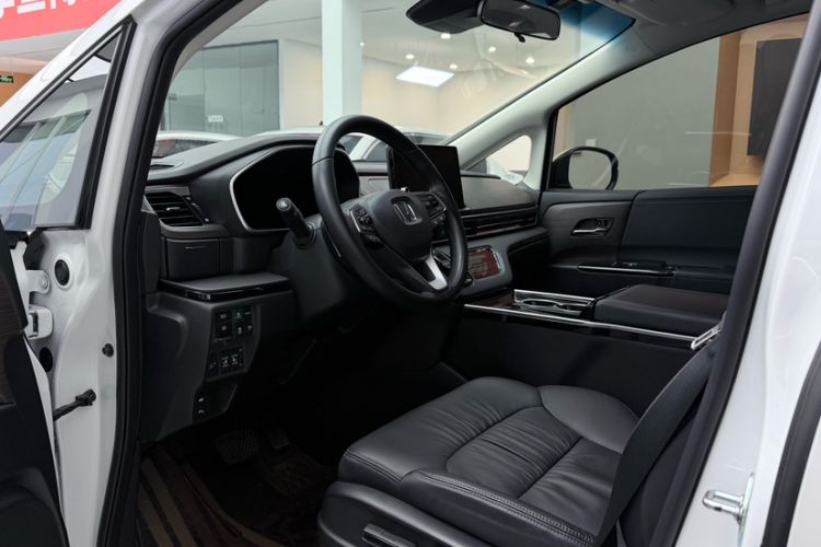 Used Honda Odyssey 2024 2.0L eHEV Sharp·Luxury Edition Interior 3
