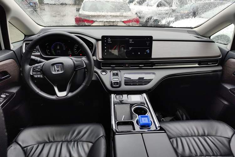 Used Honda Odyssey 2024 2.0L eHEV Sharp & Enjoy Edition Interior 3