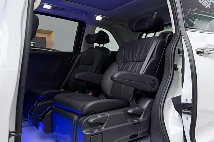 Used Honda Odyssey 2024 2.0L eHEV Sharp·Luxury Edition Interior 4