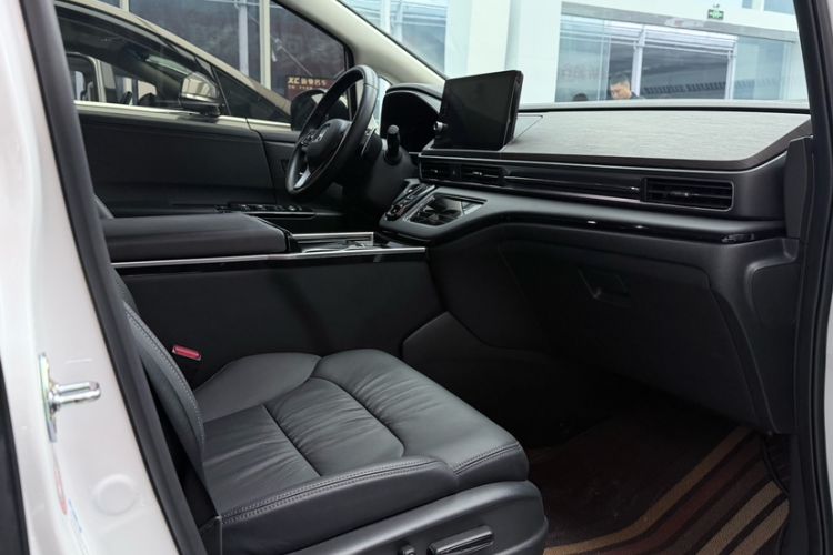 Used Honda Odyssey 2024 2.0L eHEV Sharp·Luxury Edition Interior 5