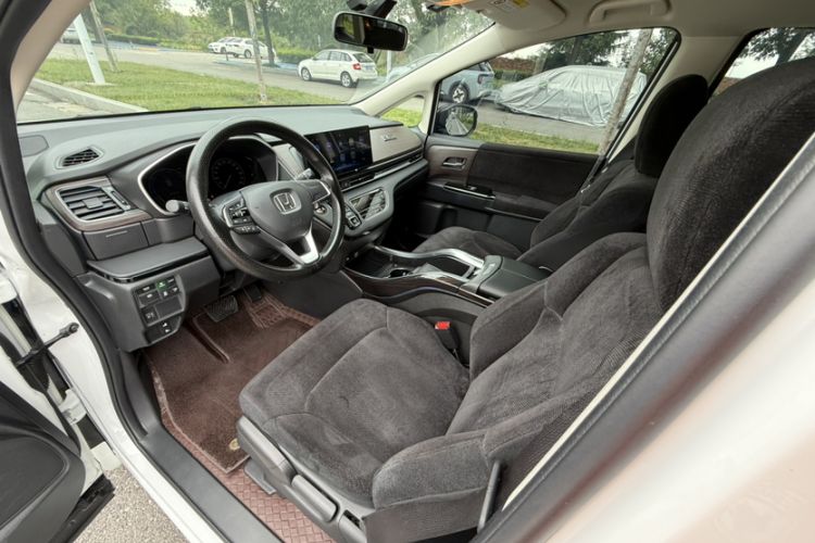 Used Honda Odyssey 2024 2.0L eHEV Sharp & Enjoy Edition Interior 6