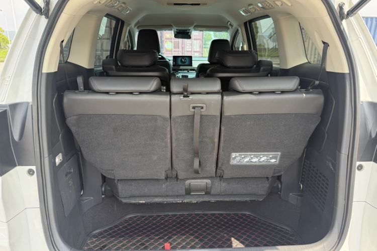 Used Honda Odyssey 2024 2.0L eHEV Sharp & Smart Edition Interior 6
