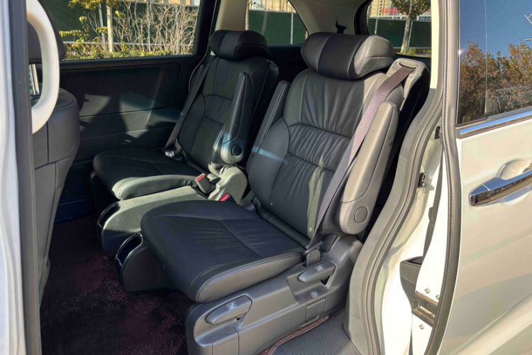 Used Honda Odyssey 2024 2.0L eHEV Sharp & Smart Edition Interior 6