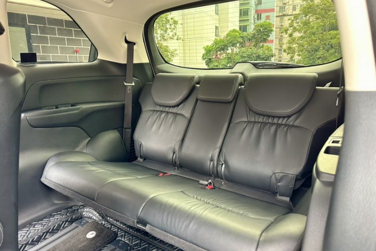 Used Honda Odyssey 2024 2.0L eHEV Sharp & Smart Edition Interior 8