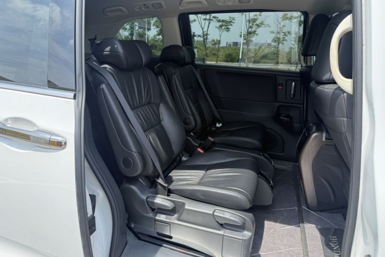 Used Honda Odyssey 2024 2.0L eHEV Sharp & Smart Edition Interior 8