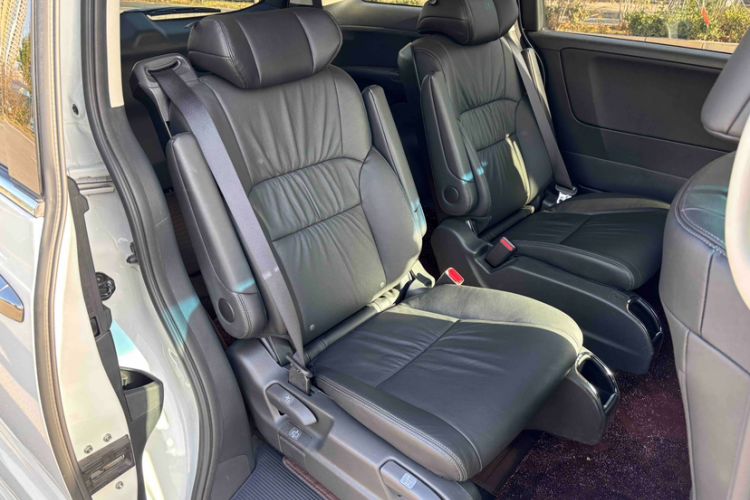 Used Honda Odyssey 2024 2.0L eHEV Sharp & Smart Edition Interior 9